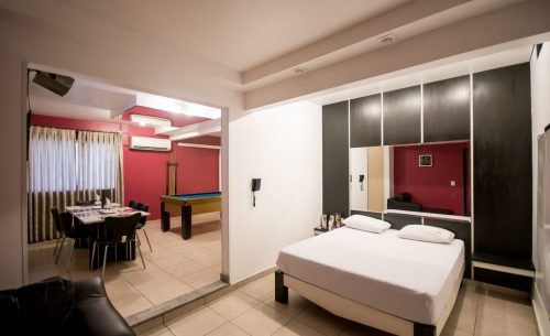 Conheça a suíte Mansão & Teto Solar e garanta a sua reserva já no Caribe Motel!